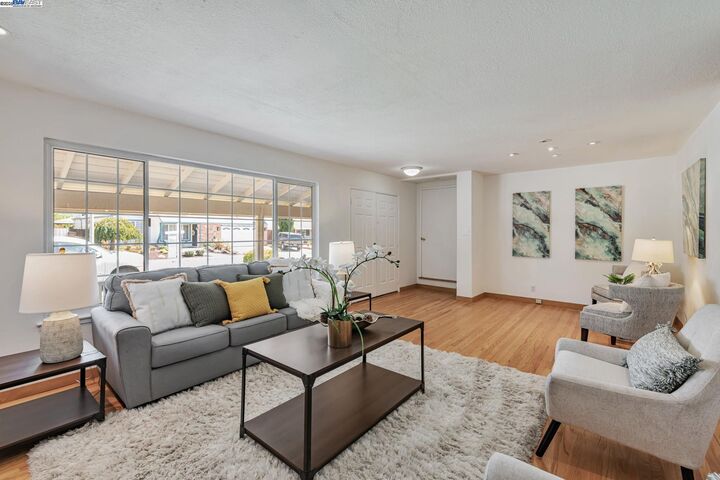 Property Photo:  4751 Wadsworth Ct  CA 94538 