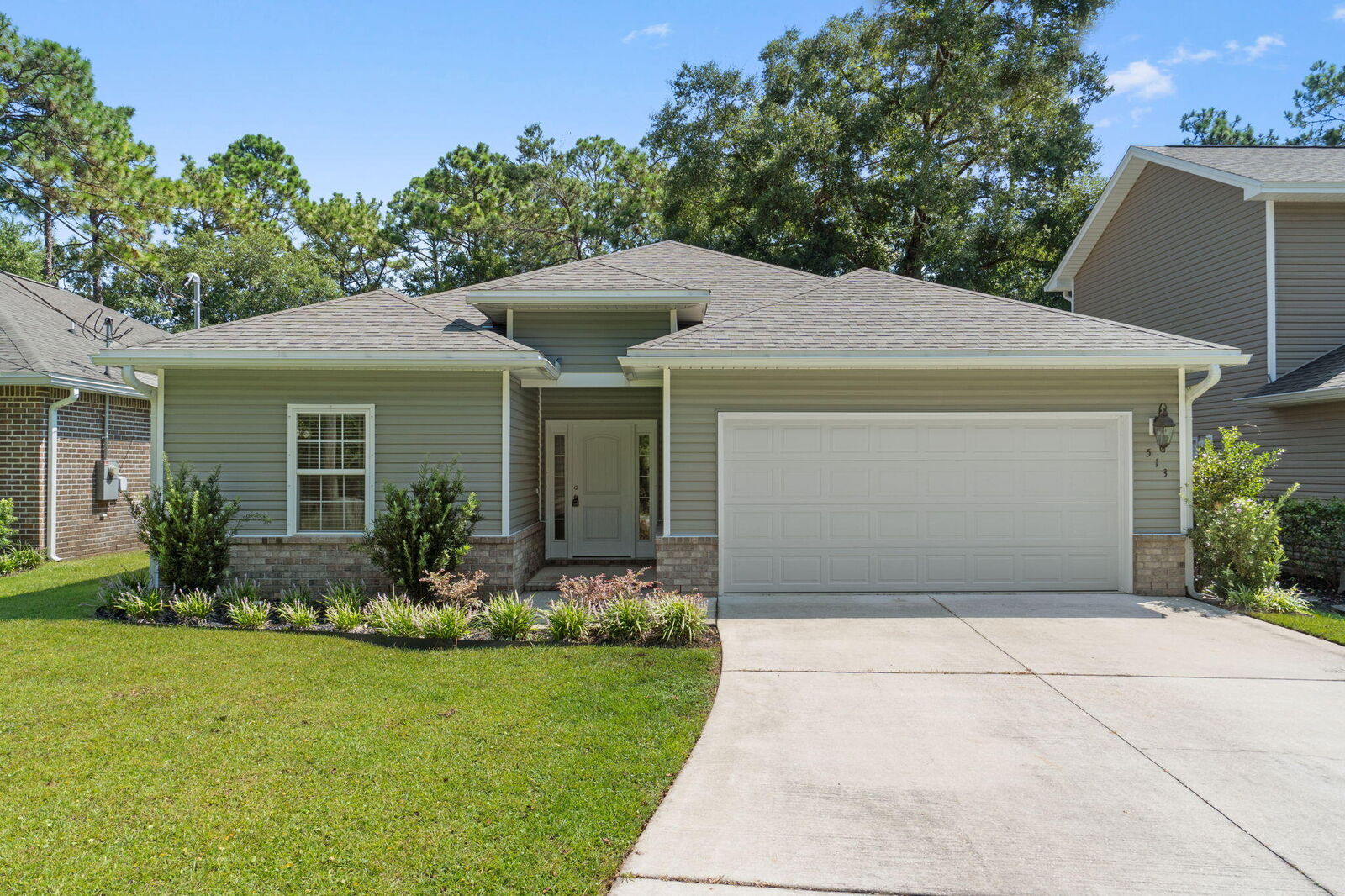 Property Photo:  513 Johnson Street  FL 32580 