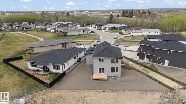 Property Photo: 36 Sun Meadows Close AB T7Z 0K1