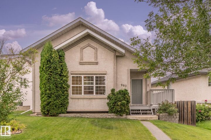 Property Photo:  982 Jim Common Dr  AB T8H 1V1 