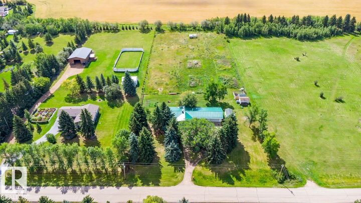 Property Photo: 54150 Rge Road 224 73 AB T8L 3Y5