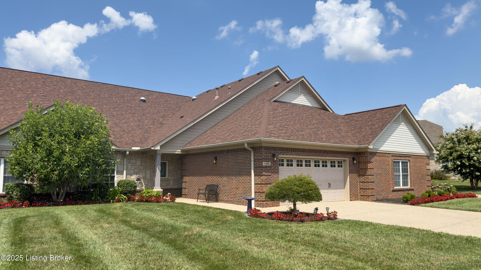 Property Photo:  11209 Falling Springs Dr  KY 40241 
