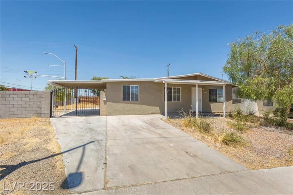 Property Photo: 6348 Bristol Way NV 89107