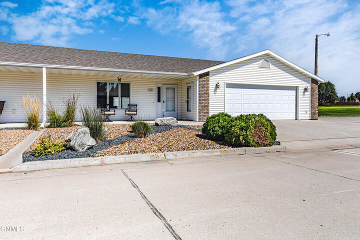 1148 Lakota Lane  Bismarck ND 58504 photo