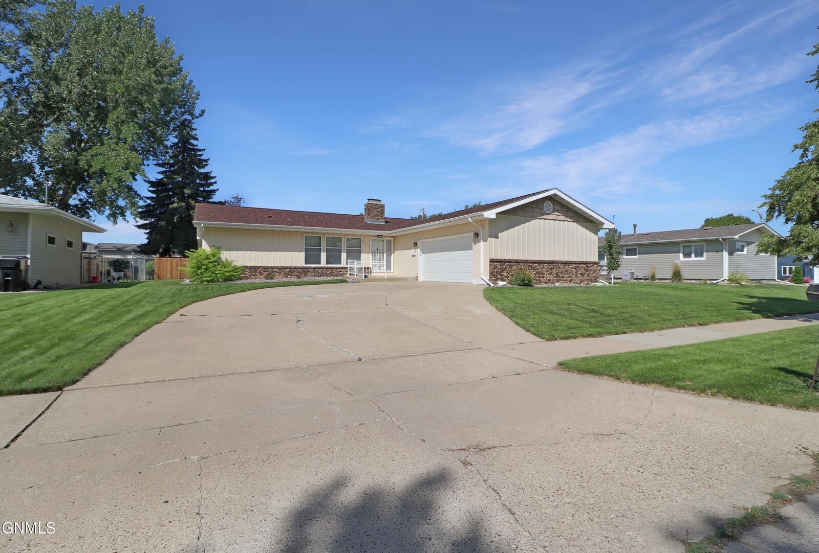 Property Photo:  2115 2nd Avenue E  ND 58801 