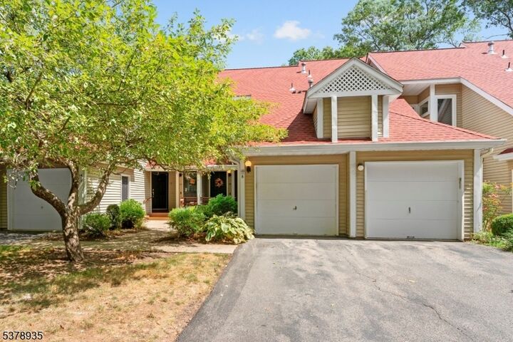10 Schofield Ct  Jefferson Twp. NJ 07438 photo