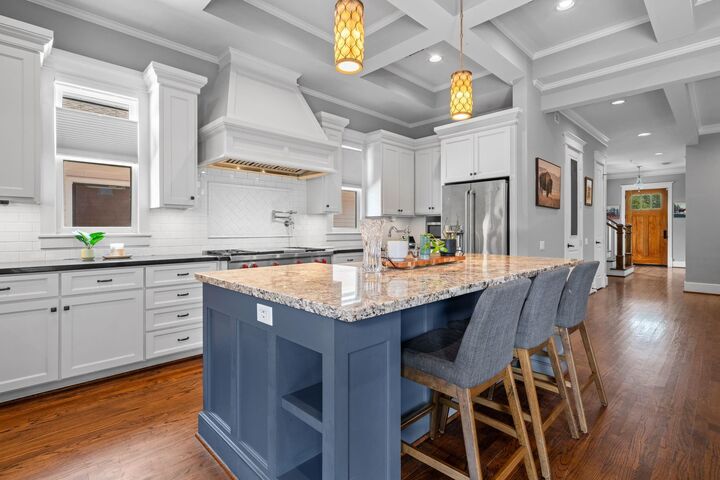 Property Photo:  1021 Allston Street  TX 77008 
