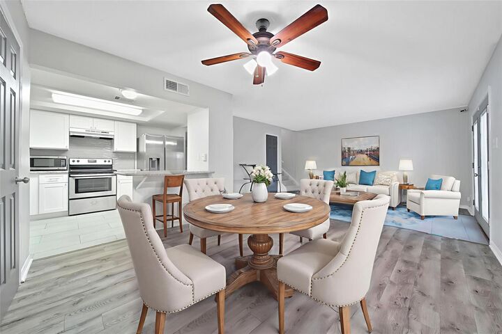 Property Photo:  2202 Shadowdale Drive  TX 77043 