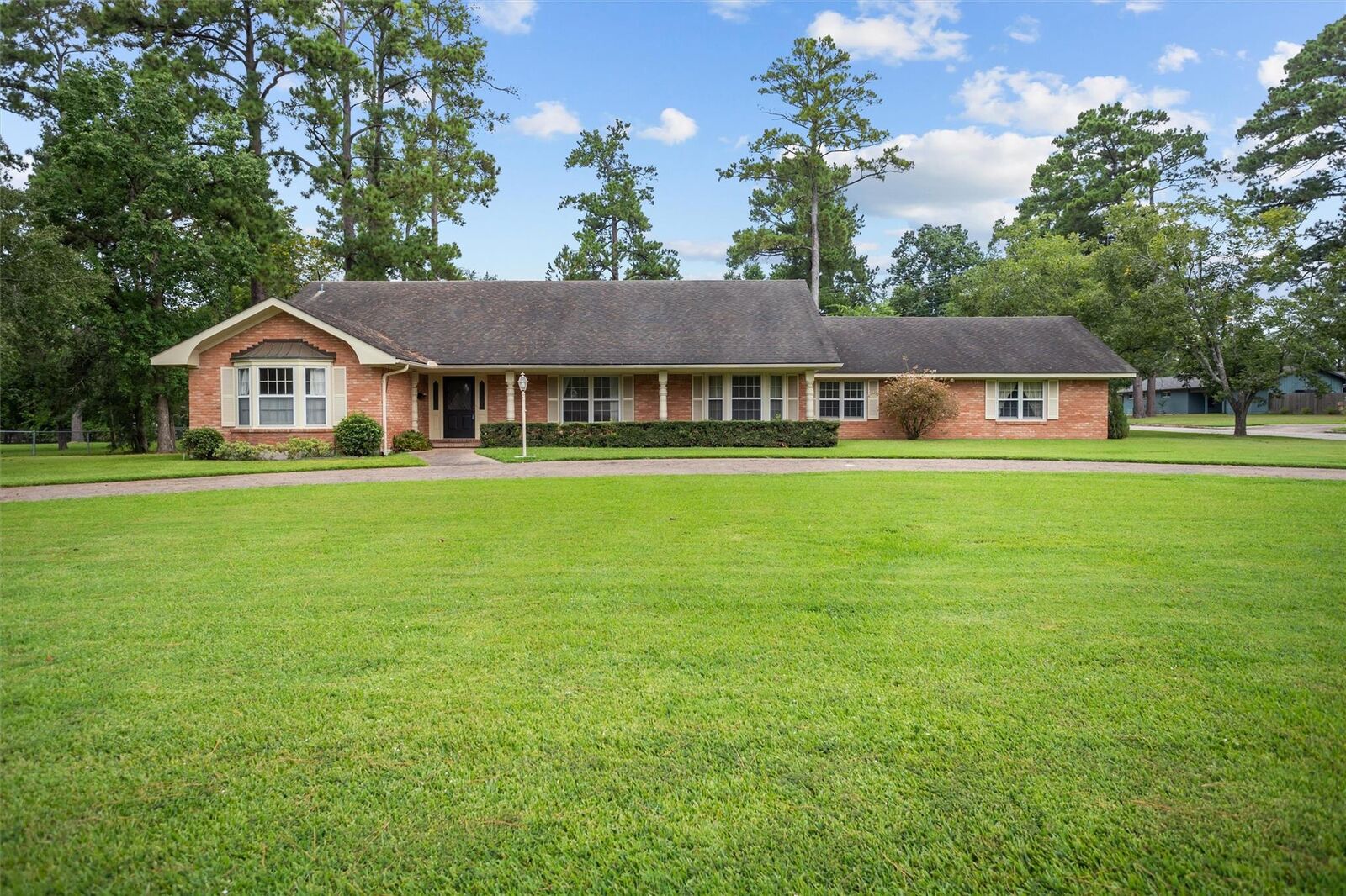 Property Photo: 900 Wildbriar Drive TX 75904