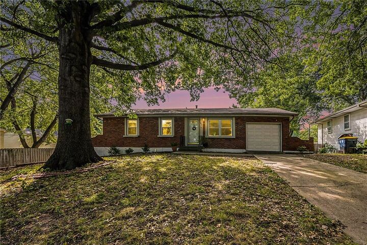 Property Photo:  5417 NE 57th Terrace  MO 64119 