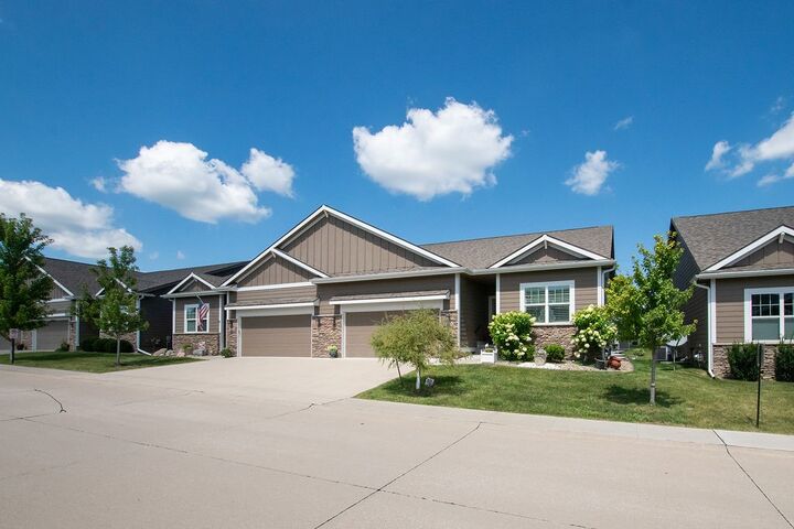 Property Photo: 1130 NE 17th Lane IA 50021