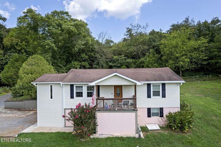 1192 Lakeview Rd  Lenoir City TN 37772 photo