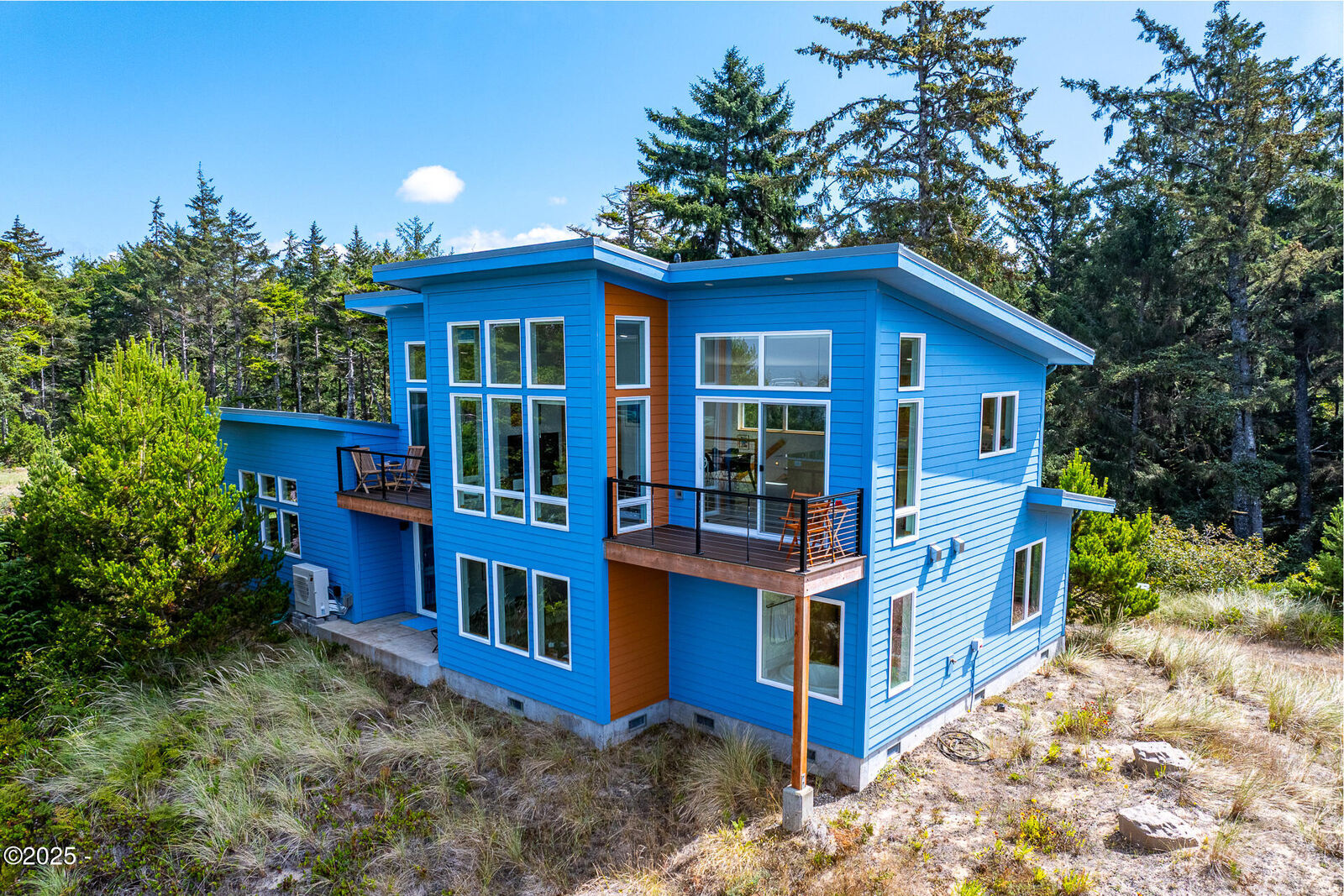Property Photo: 1680 NW Lotus Lake Drive OR 97394