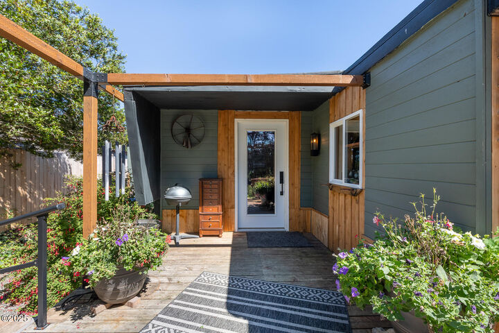 Property Photo: 8655 SW Abalone Street OR 97366