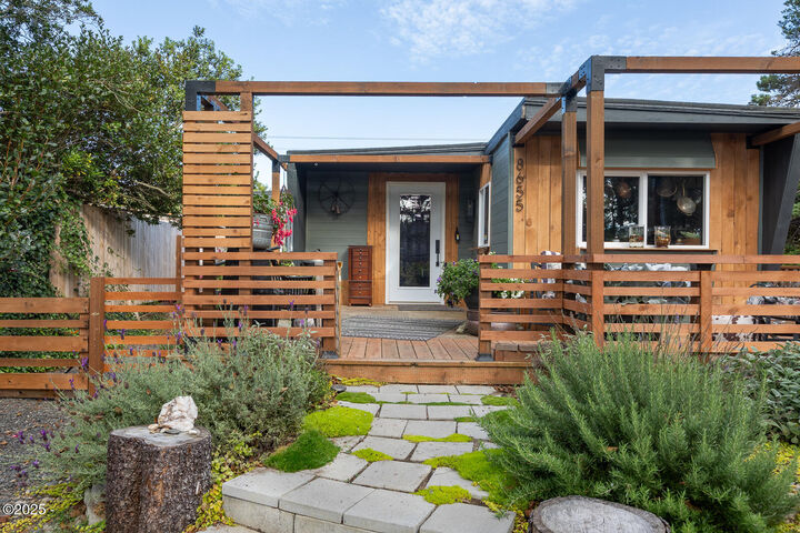 Property Photo:  8655 SW Abalone Street  OR 97366 
