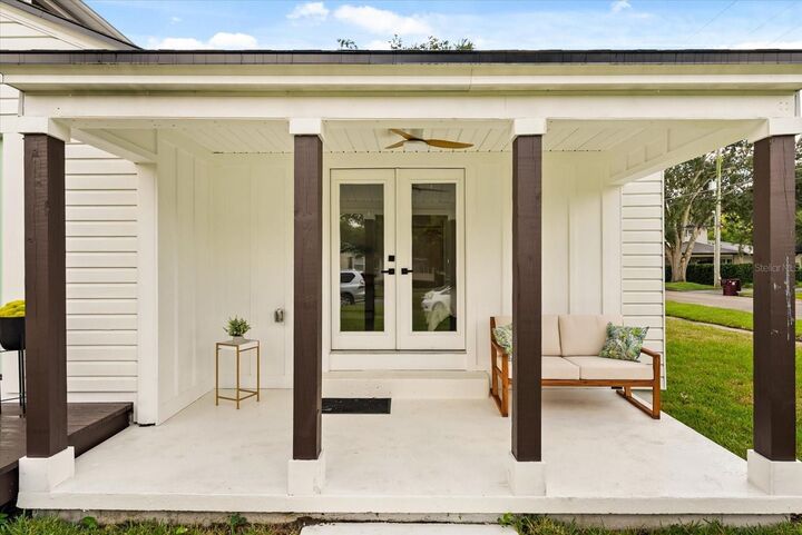 Property Photo: 1112 W New Hampshire Street FL 32804