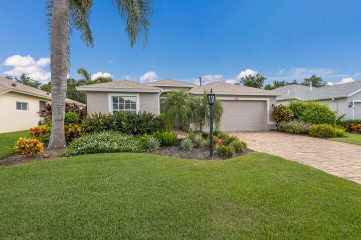 Property Photo: 5068 Creekside Trail FL 34243