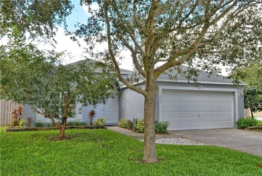 Property Photo: 1086 Welch Hill Circle FL 32712