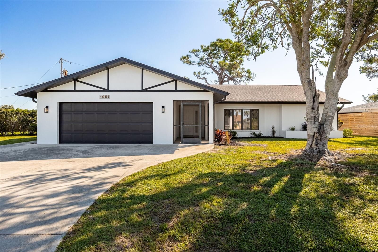 Property Photo:  1951 Greenlawn Drive  FL 34223 