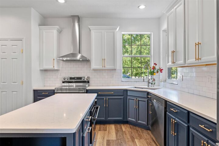 Property Photo:  724 Chase Oaks Court  FL 34787 