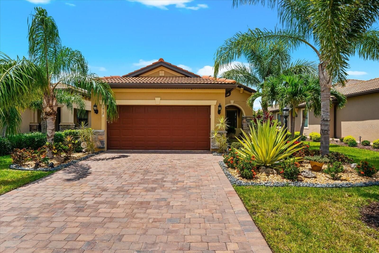 Property Photo: 7612 Kirkland Cove FL 34202