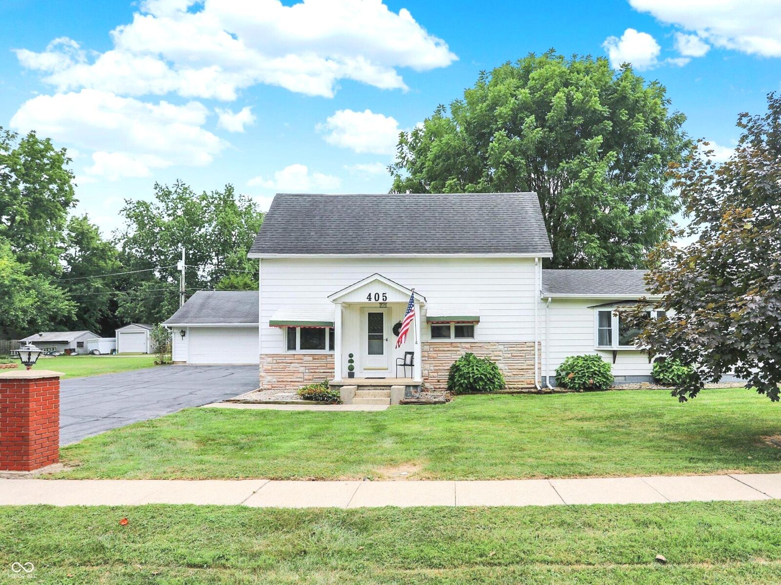 Property Photo:  405 E Howard Avenue  IN 46030 