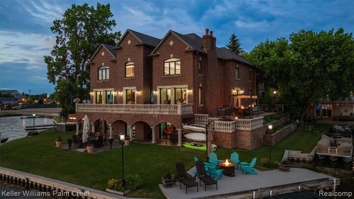 328 S Broadway Street  Lake Orion MI 48362 2739 photo