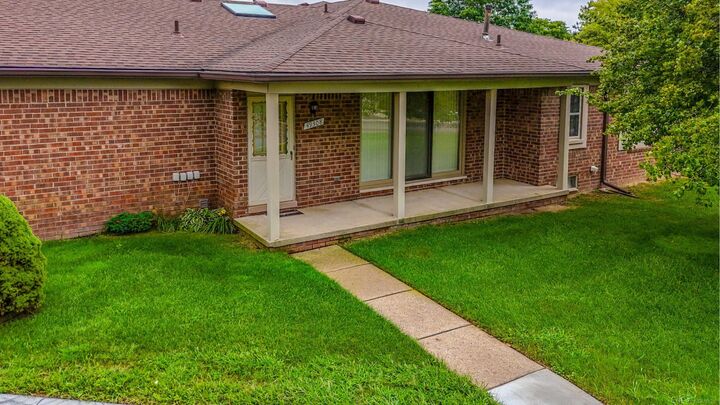 49308 Winchester Court  Shelby Twp MI 48315 photo