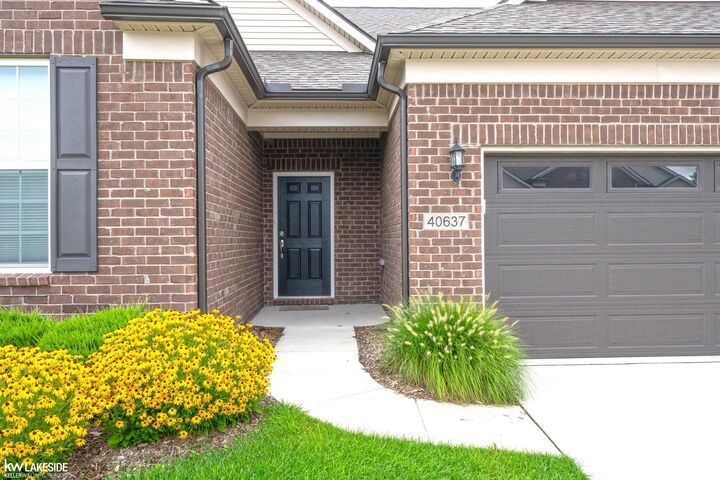 Property Photo: 40637 Tulip Trace MI 48036