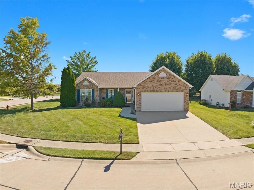 Property Photo: 2 Augusta Court IL 62062