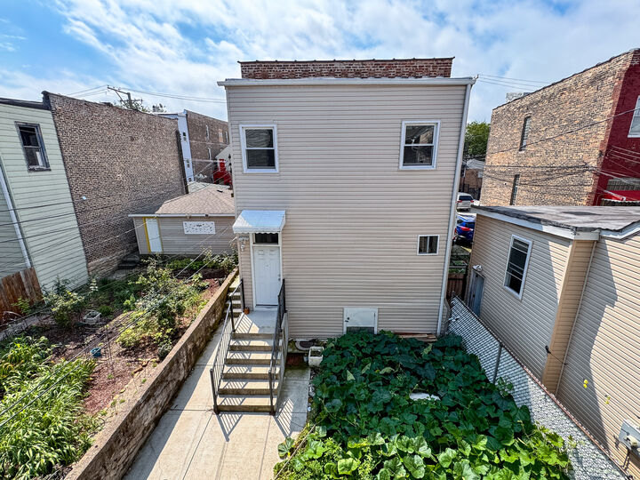 Property Photo:  235 W 23rd Street  IL 60616 