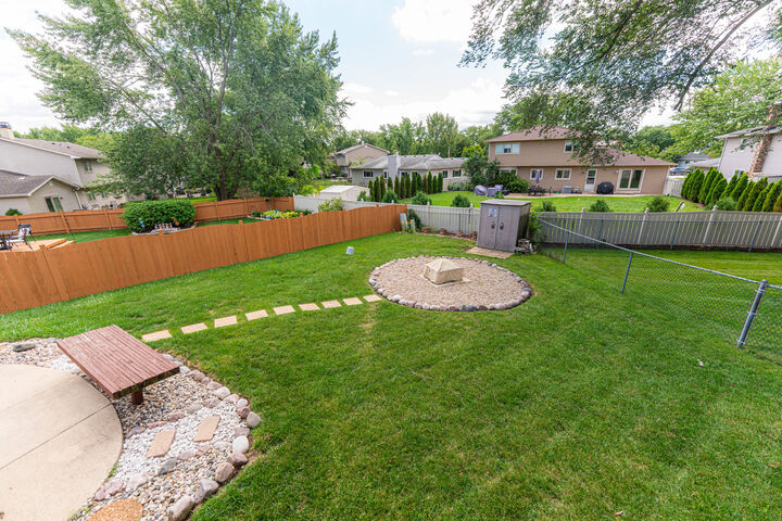 Property Photo: 4100 N Victoria Drive IL 60192