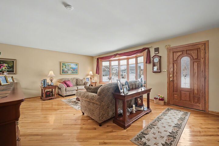 Property Photo:  4100 N Victoria Drive  IL 60192 