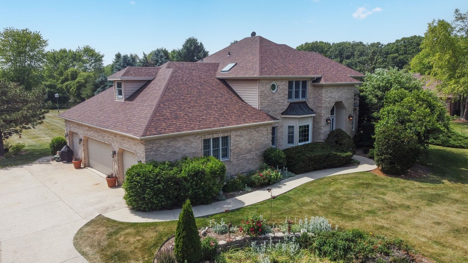 Property Photo:  14N924 White Pines Lane  IL 60140 