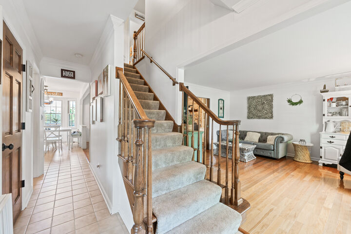 Property Photo: 560 Renee Court IL 60134