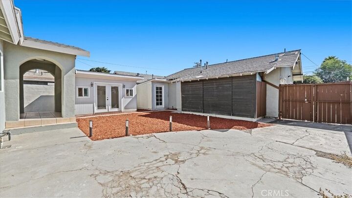 Property Photo:  809 N Tamarind Avenue  CA 90220 