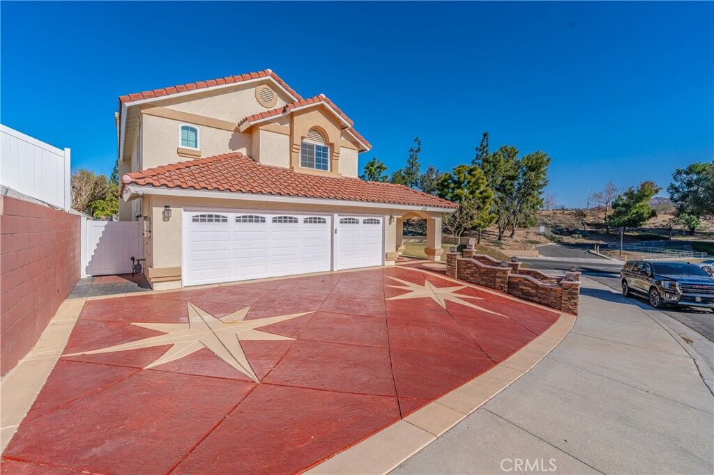 Property Photo: 429 Somerset Cir CA 92879