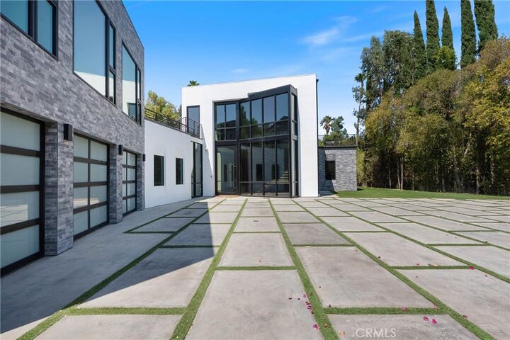 Property Photo: 4653 Vanalden Avenue CA 91356