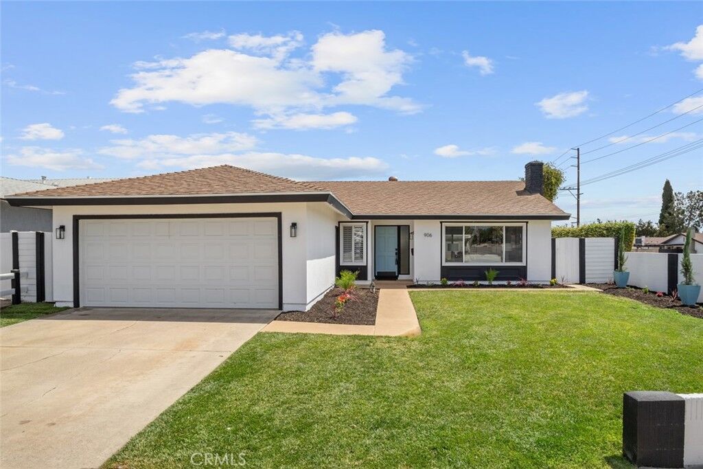 Property Photo:  906 E Chalynn Avenue  CA 92866 
