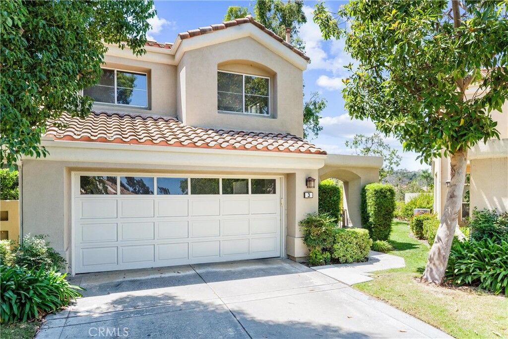 Property Photo: 3 Vista Frondosa CA 92688