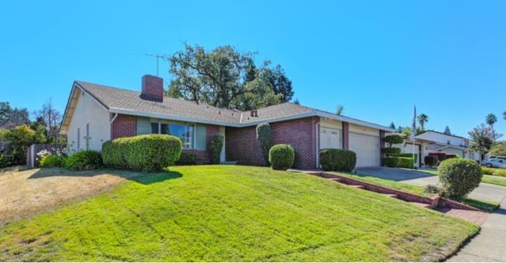Property Photo:  1011 Parkview Drive  CA 95661 