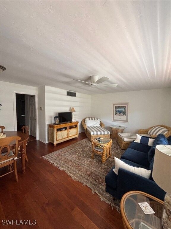 Property Photo: 546 Broad Avenue S 546 FL 34102