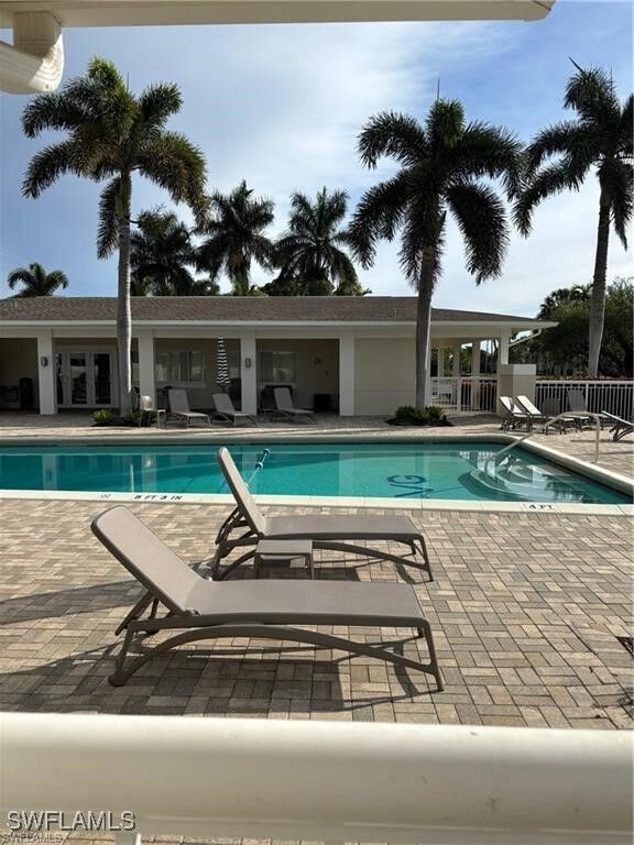 Property Photo:  546 Broad Avenue S 546  FL 34102 