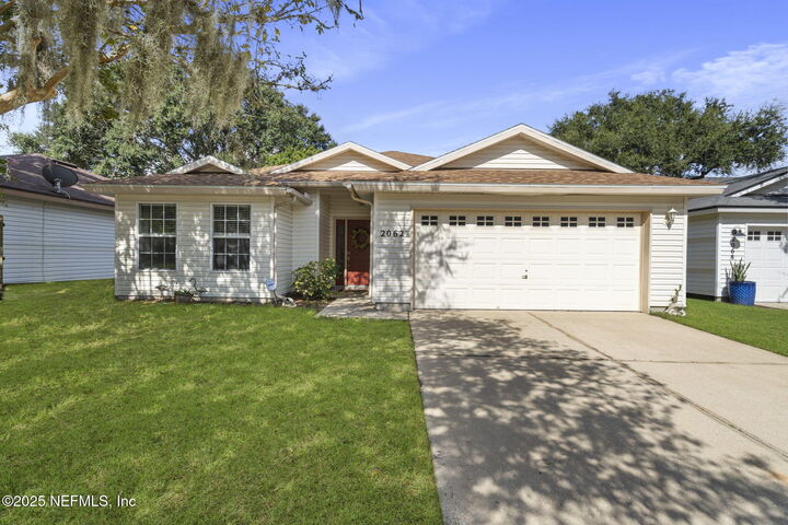 Property Photo: 2062 Featherwood Drive W FL 32233