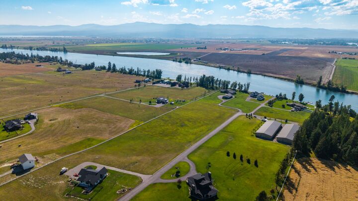 Property Photo:  1322 Riverside Road  MT 59911 