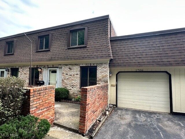 Property Photo:  1651 Mentor Avenue 1706  OH 44077