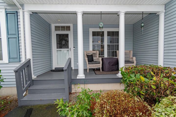 Property Photo: 4 South Parrish Drive NH 03053