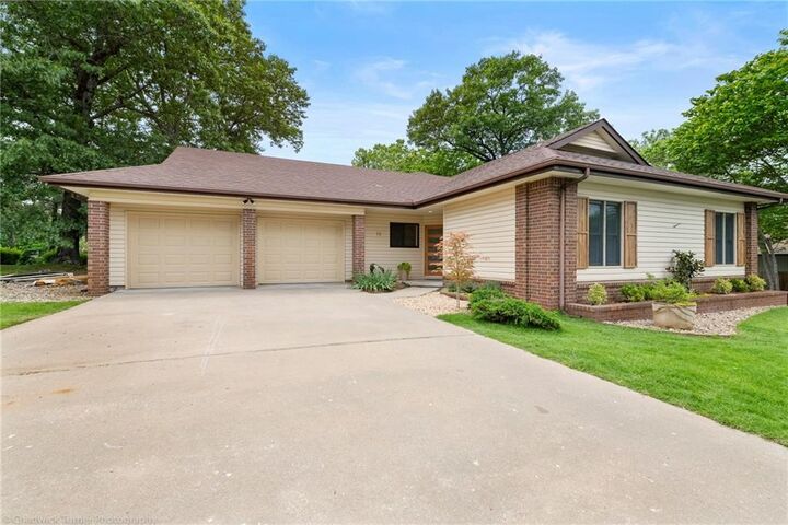 13 Dunedin Drive  Bella Vista AR 72715 photo