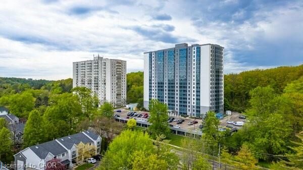 Photo de la propriété: 55 Green Valley Drive 1009 ON N2P 1Z6