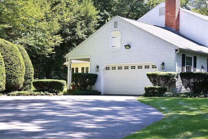Property Photo: 195 Knollwood Dr MA 01106